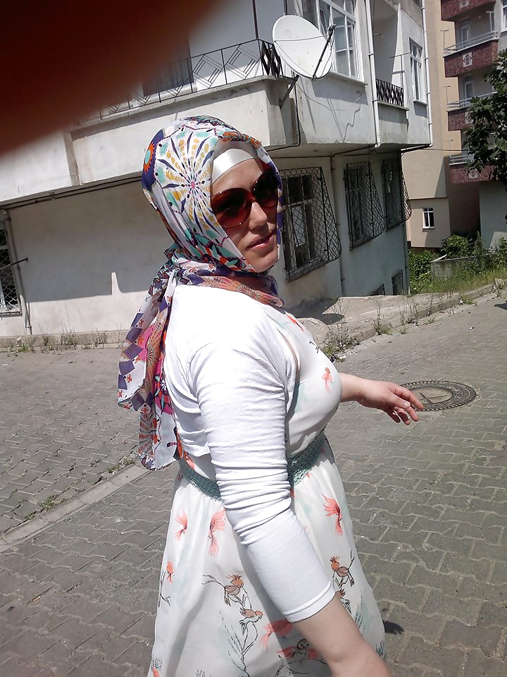 Arab Turc Hijab Turban-porter Assis Persillage Indien #32097959
