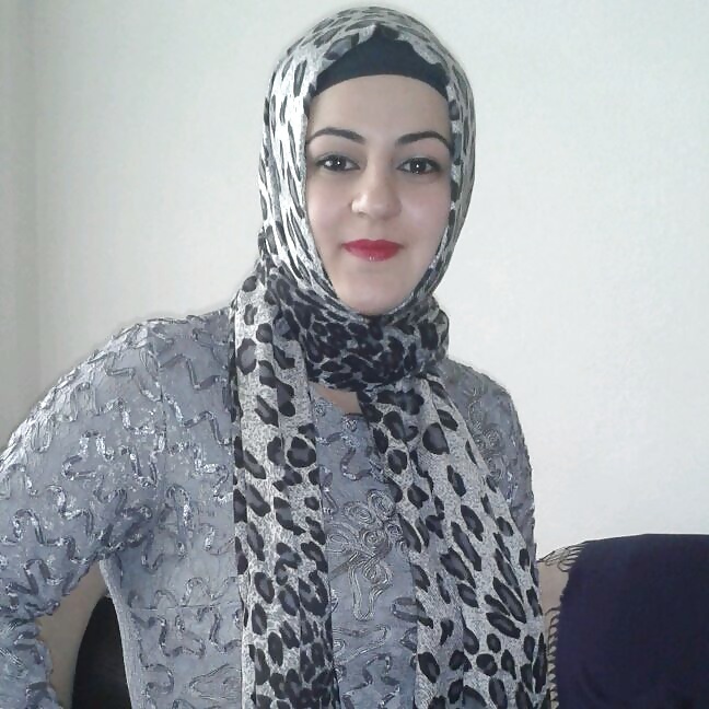 Arab Turc Hijab Turban-porter Assis Persillage Indien #32097962