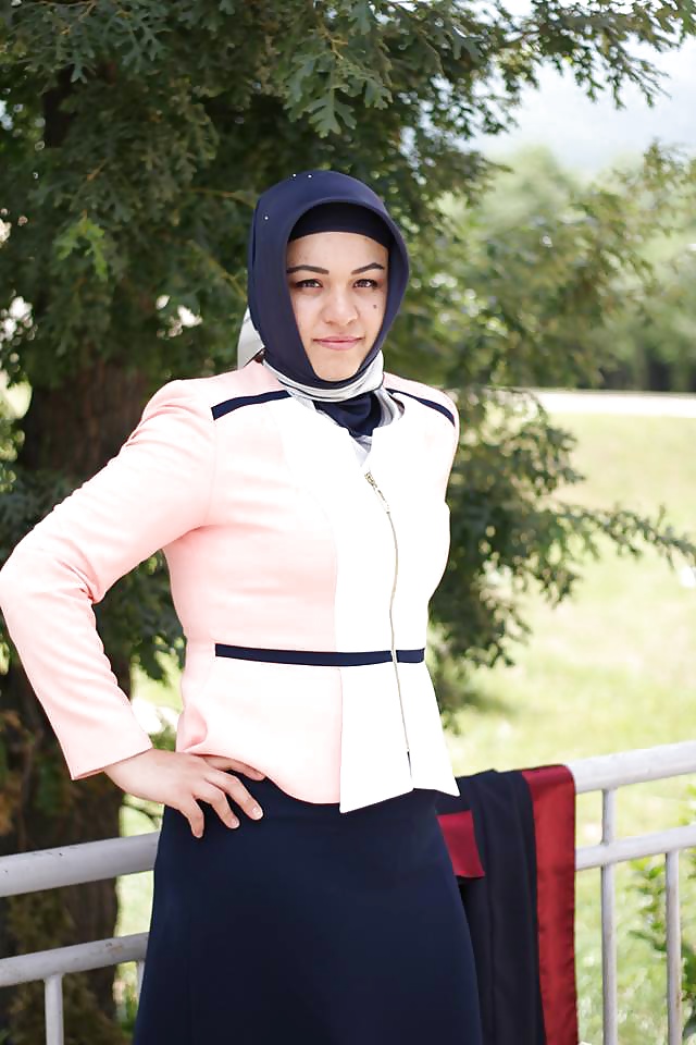 Arab Turc Hijab Turban-porter Assis Persillage Indien #32097971