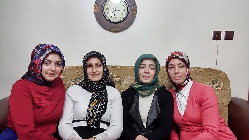 Arab Turc Hijab Turban-porter Assis Persillage Indien #32097980