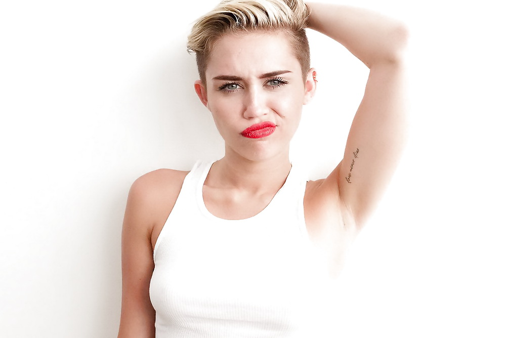 Miley Cyrus Nackt Fotos Von Wrecking Ball Video #23752866