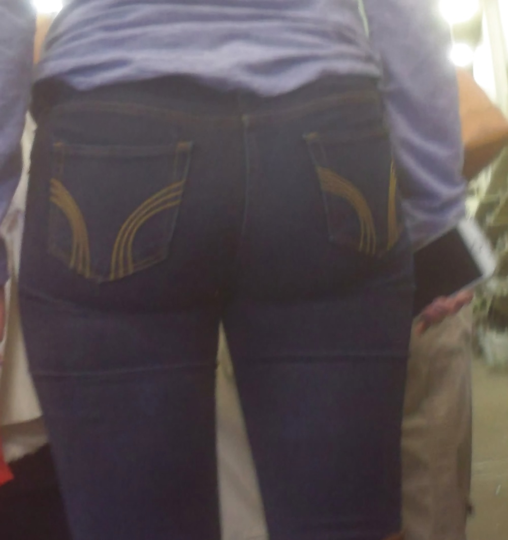 Sexy Latina Teen Ass & Hintern In Engen Jeans #40854820