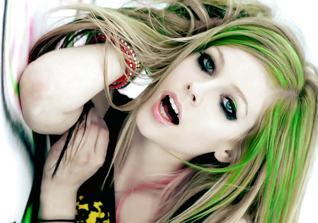 Avril lavigne - dirty little cumslut
 #37119131