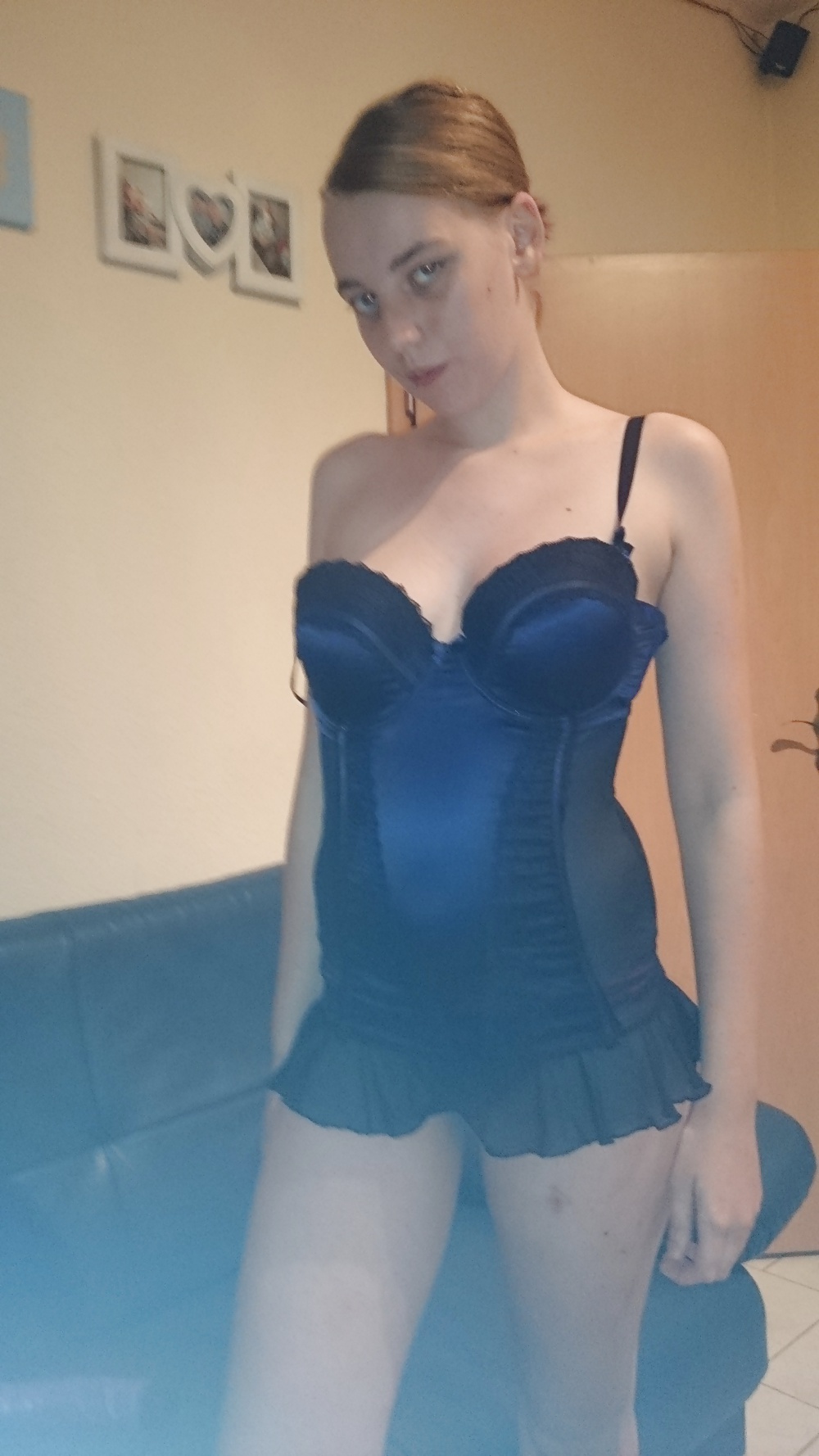 10代の女性が購入したいと思っているもの
 #30992995