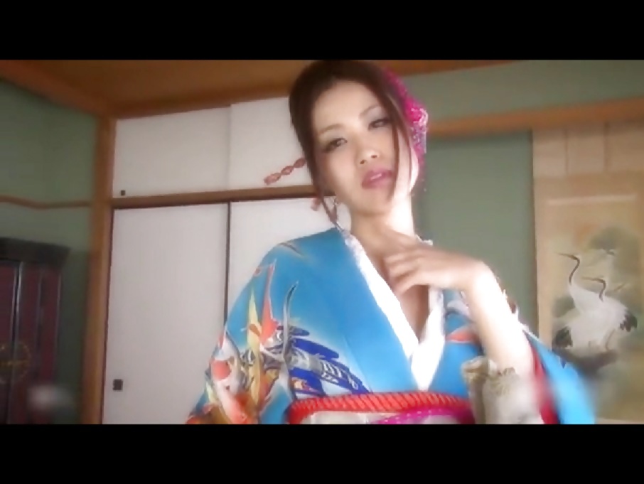 Beautiful Japanese KIMONO Girl #30978055