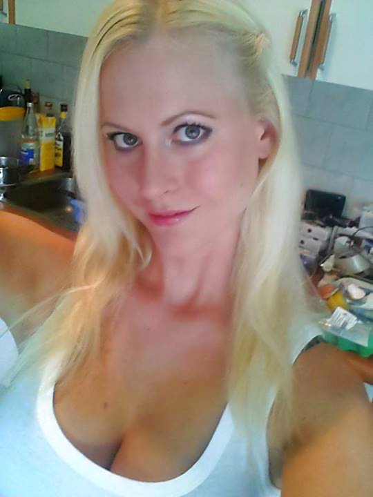 Blondehexe German Amateur #23371650