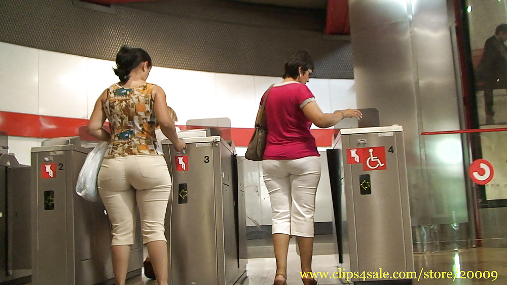 Candid butts from GLUTEUS DIVINUS #27605842