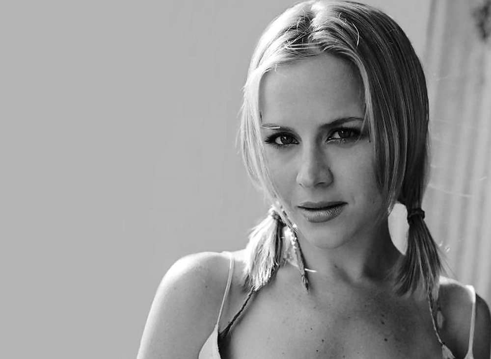 Julie benz
 #27068755