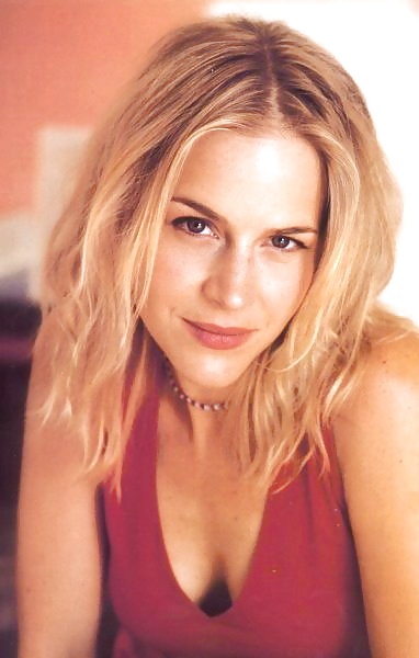 Julie Benz #27068874