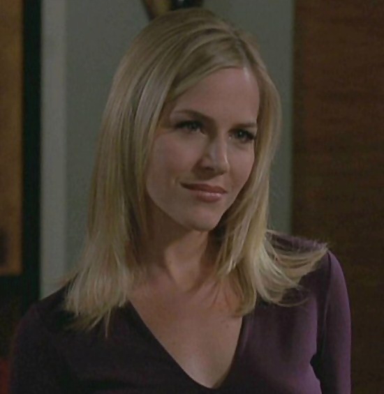 Julie Benz #27069049