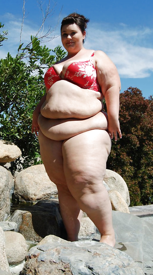 FAT GIRLS OUTDOORS #30018737