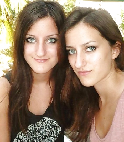 Cumpic sur des jumelles
 #27941713