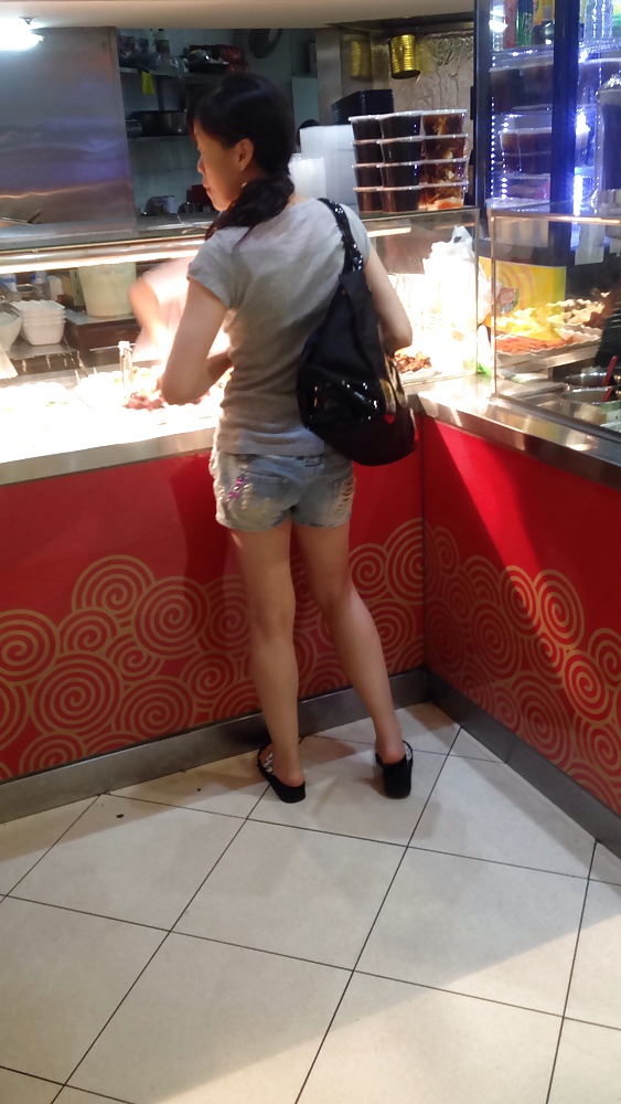 Putas chinas al aire libre
 #30816772