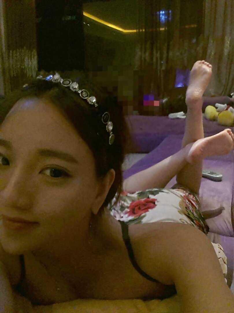 Putas chinas al aire libre
 #30816819