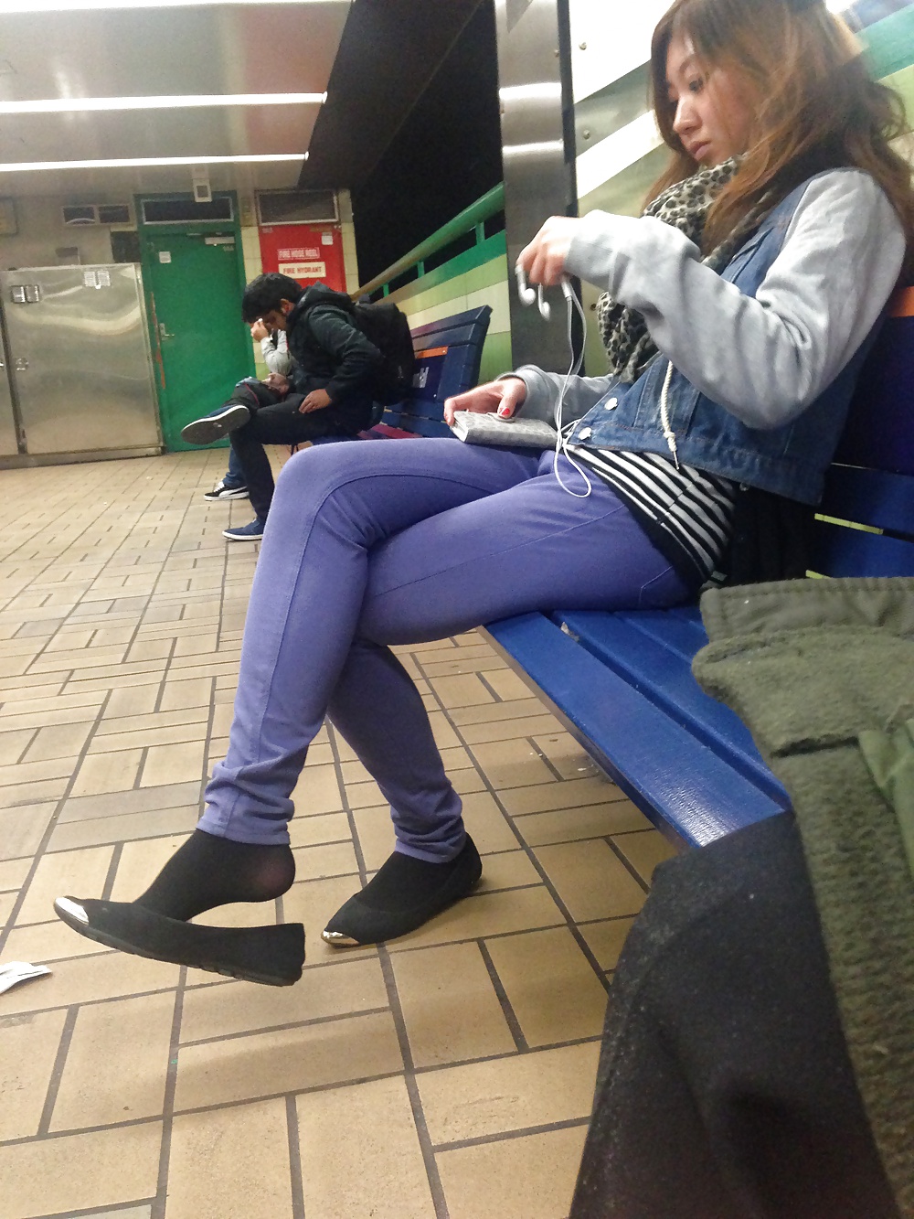 Putas chinas al aire libre
 #30816890