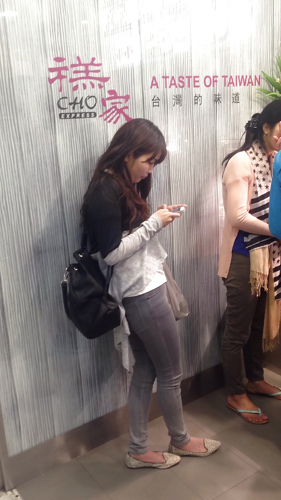 Putas chinas al aire libre
 #30816899