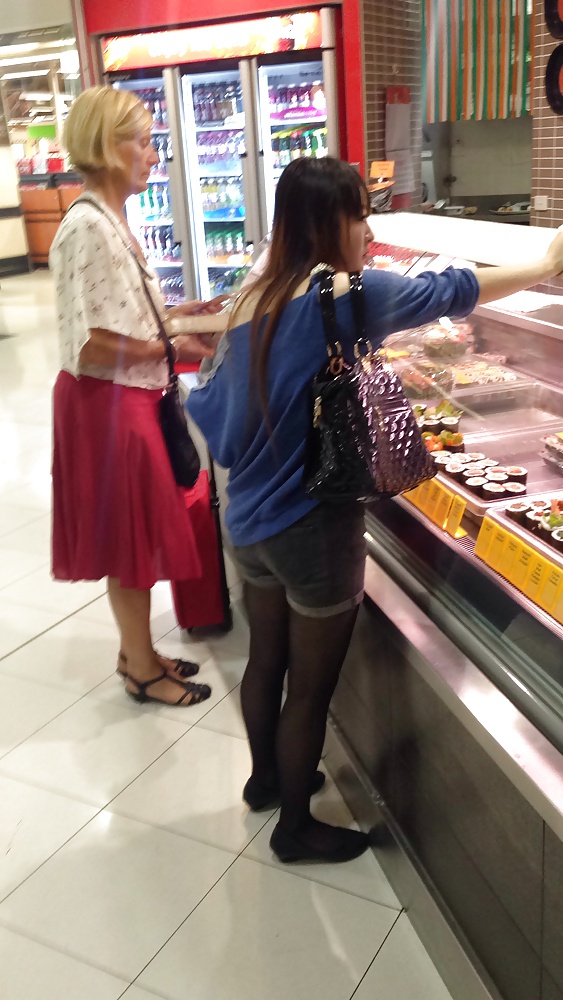 Putas chinas al aire libre
 #30816952