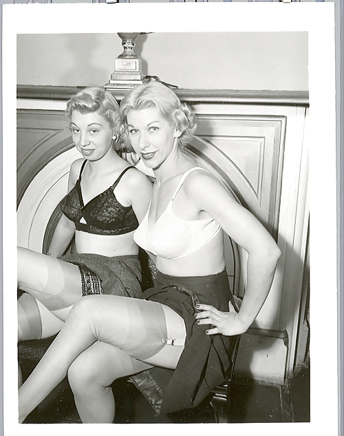 Two vintage models together posing #36033859