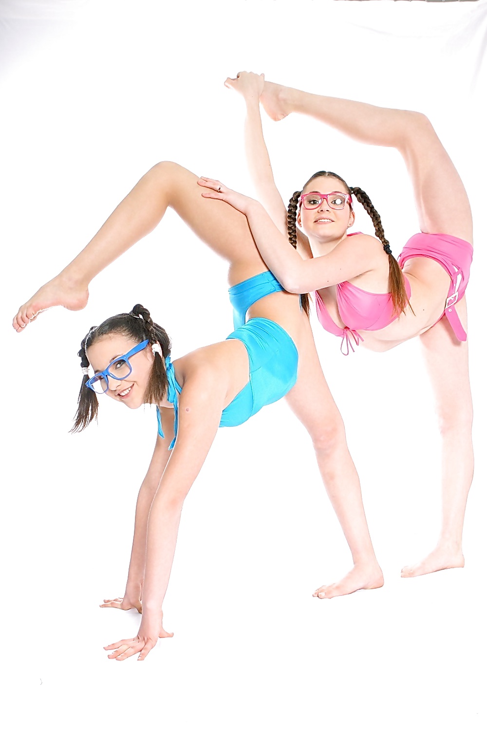 Flexibel - Teenager Zwillinge Yoga-Stile #39064472