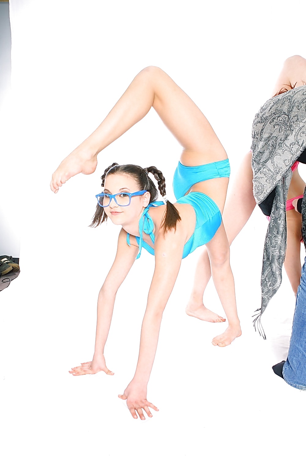Flexibel - Teenager Zwillinge Yoga-Stile #39064532