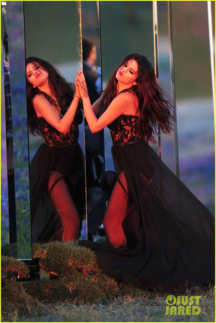 Selena Gomez - Hot Latin Schlampe Für Einen Harten Fick #32759302