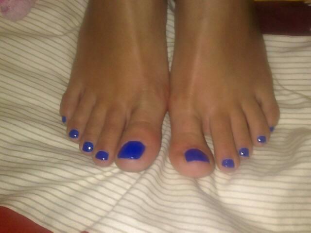 友達の足
 #35417306