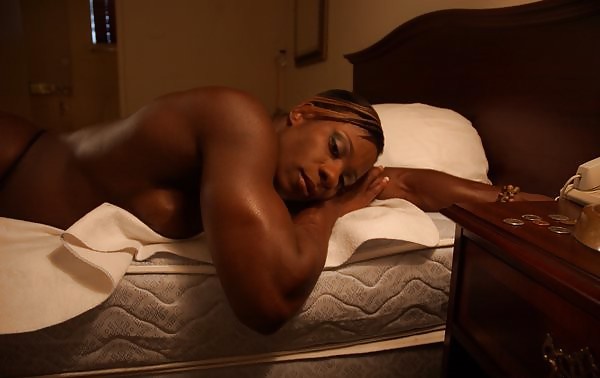 Dark muscled Shelly posing in a hotel room #23433149