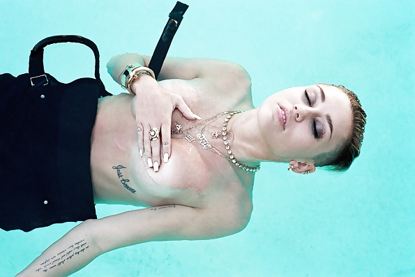 Sexy miley cyrus photoshoot rolling stone septiembre 2013
 #36929992