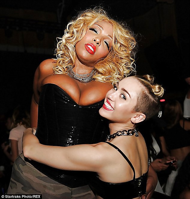 Miley Cyrus loves Amazon Ashley #29555360