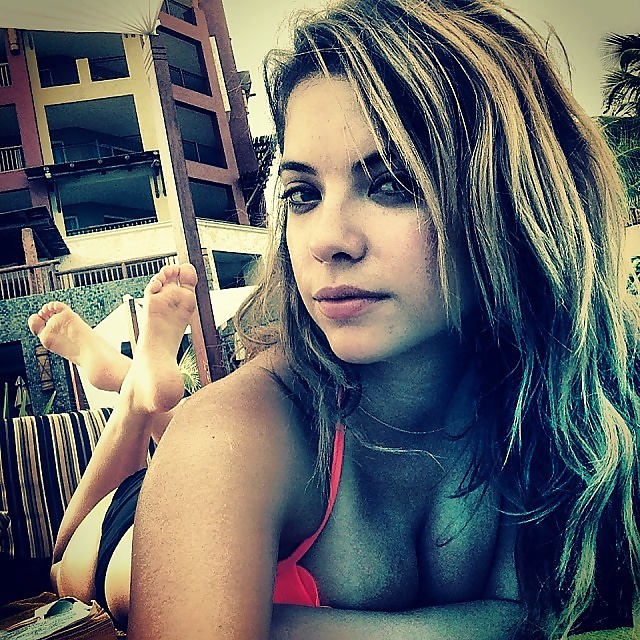 Sexy Ashley Benson Fersen Fuesse - Füße #40560879