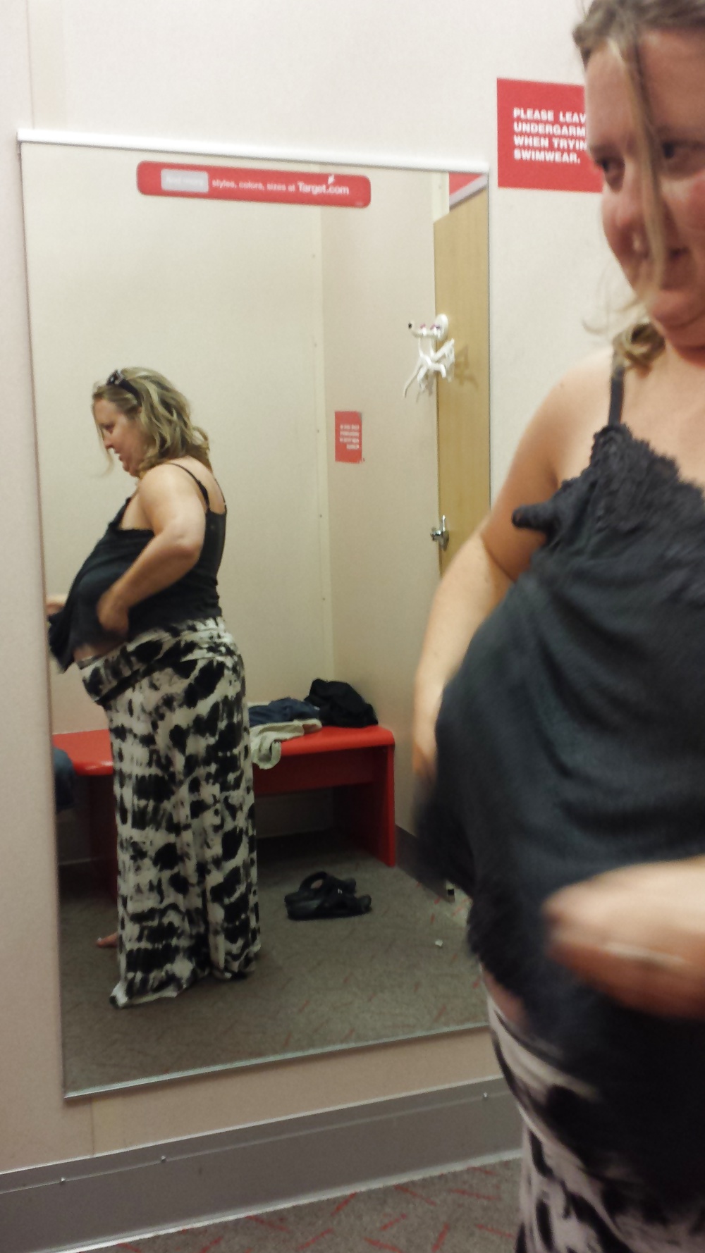 Dressing Room #28071459