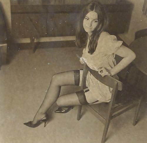 Donne d'epoca con calze 1960 anni 
 #31465808