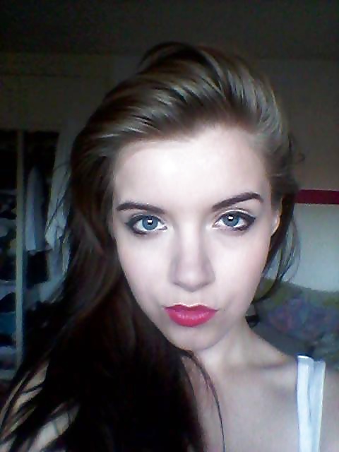 フェイスブックガール：ヘレン
 #38791471