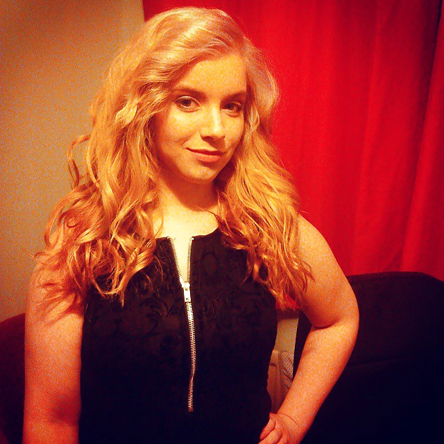 フェイスブックガール：ヘレン
 #38791480