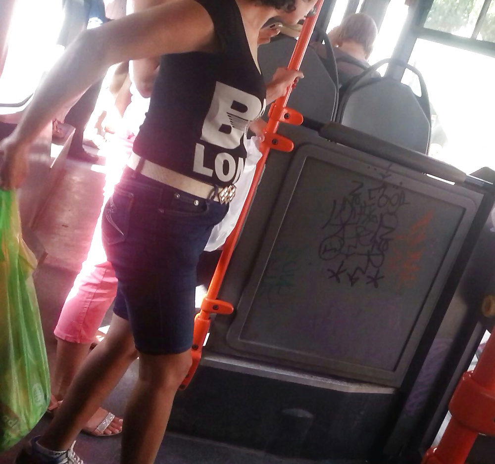 Bus Espion Femmes Sexy Cul Et Buste Romanian #40875054