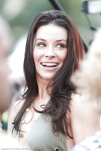Evangeline lilly hot with big cleavage
 #28782834