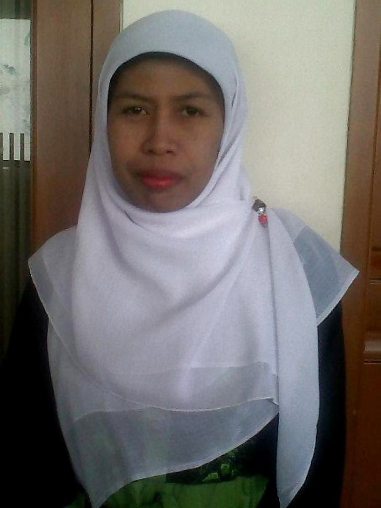 Indonesian hijab milf
 #24995854