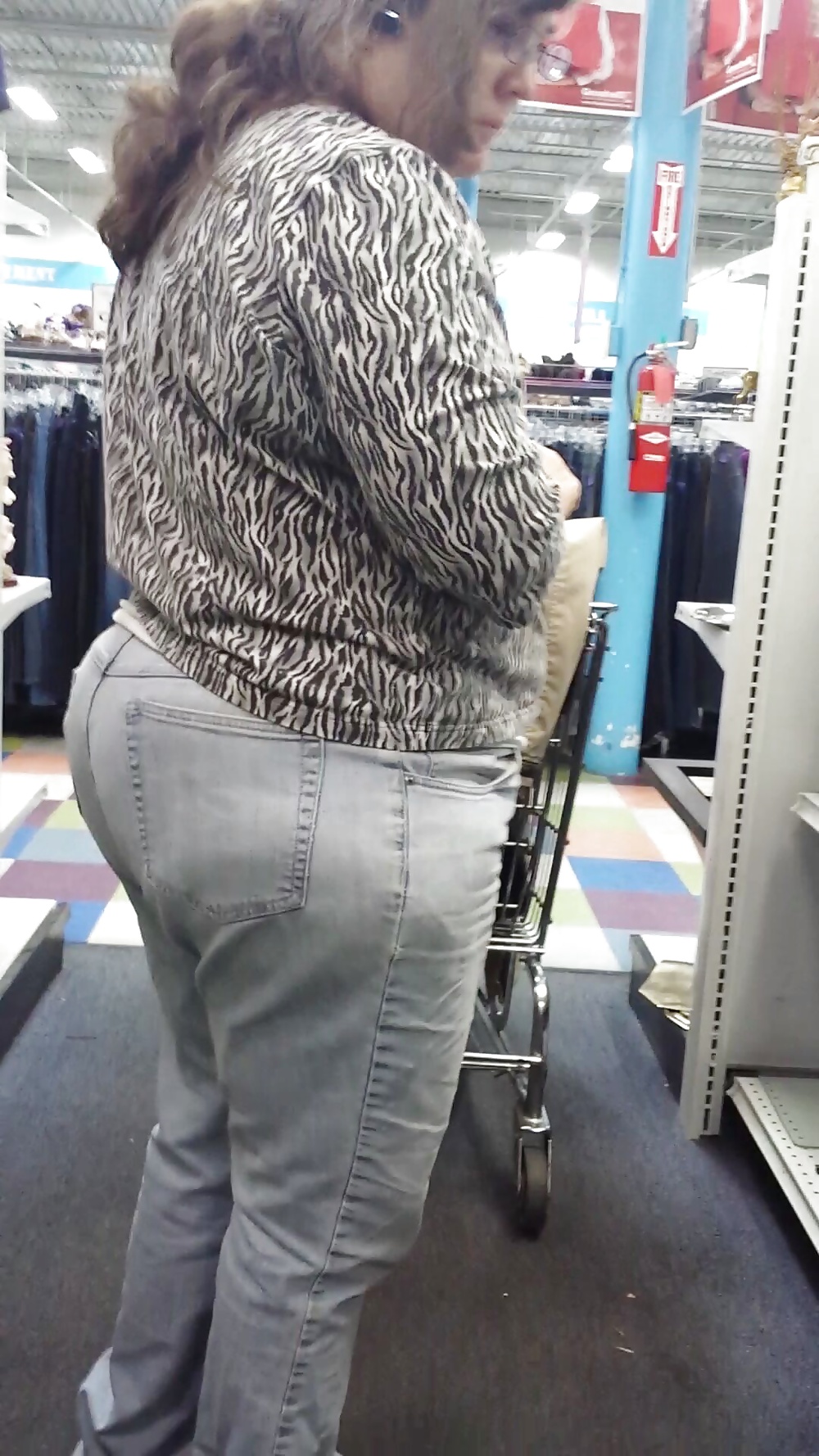 Candid shopping big ass large booty white mature bbw  #38773684