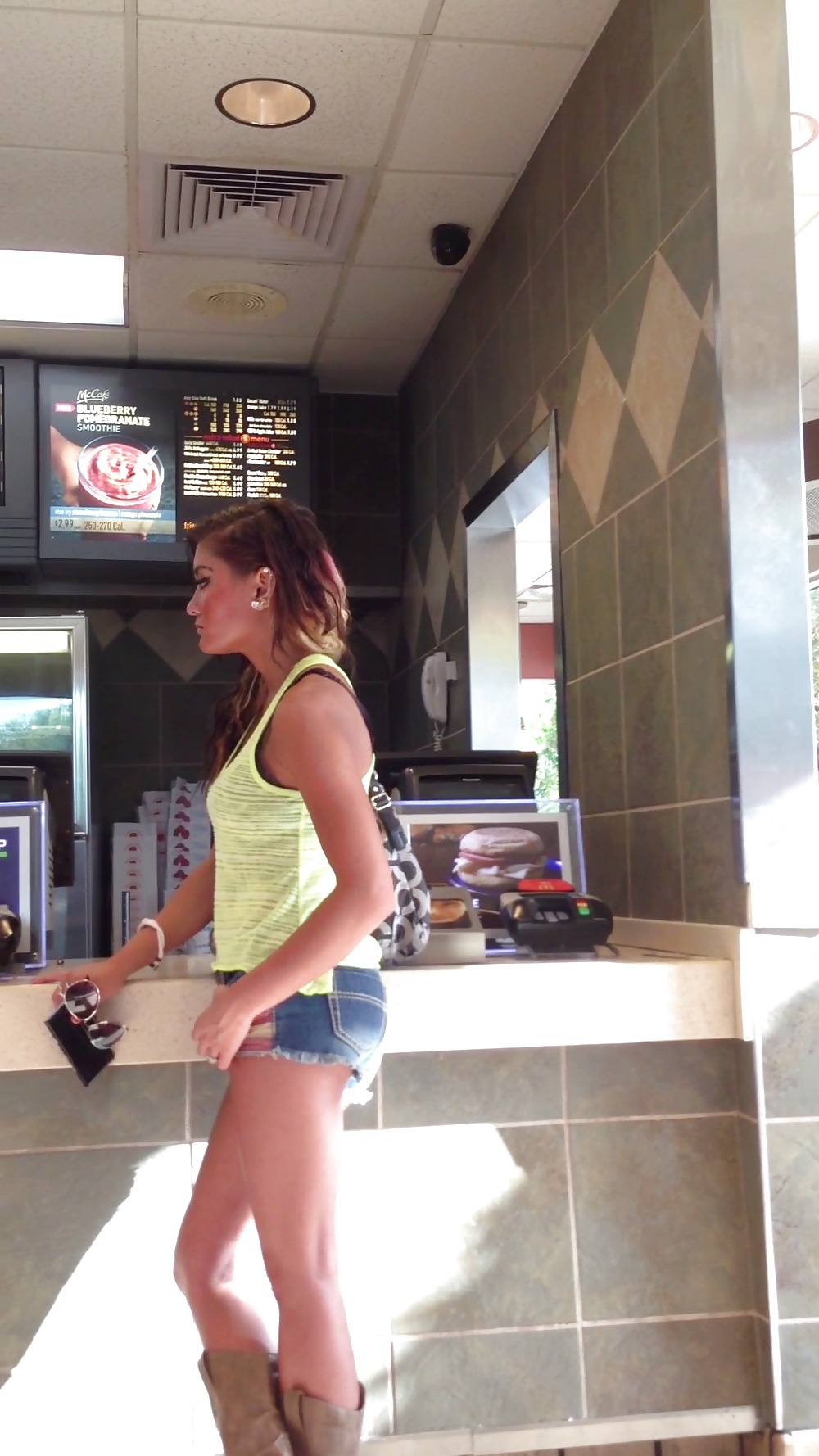 Candid MCD's Hottie #23118665