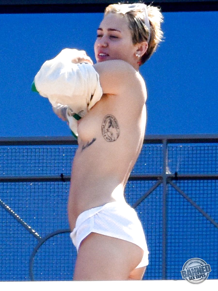 Miley Cyrus 2015 #40988075