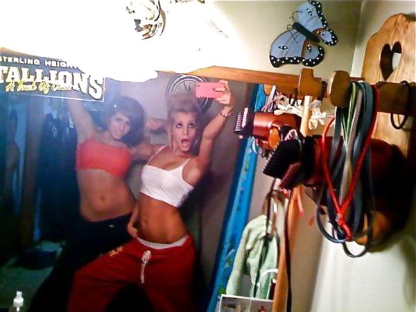 Social Netwok Attention Whores #33401754