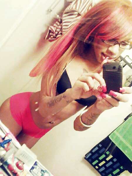 Social Netwok Attention Whores #33401843