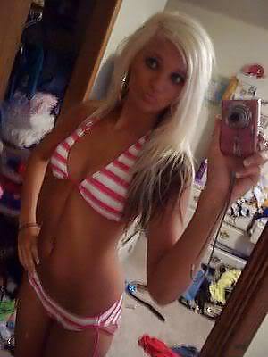 Social Netwok Attention Whores #33401912
