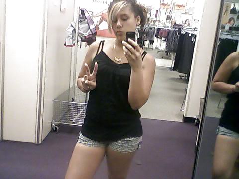 Social Netwok Attention Whores #33401934