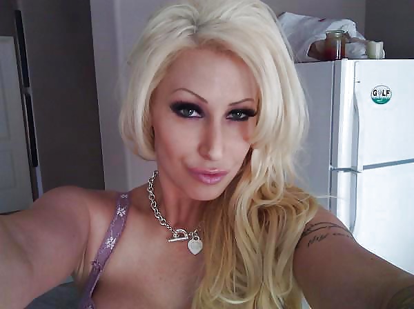 Candy Manson - Blonde Super Bitch #39438616