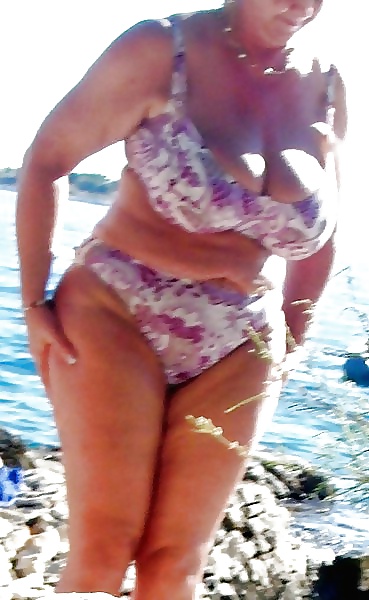 Friends Mom Huge Cleavage Bikini 2 #32286347