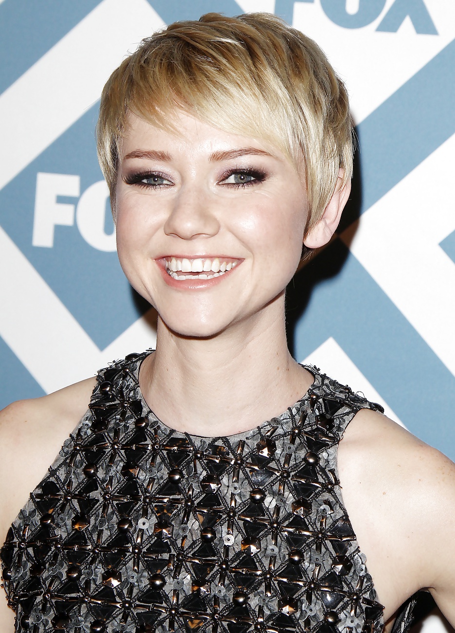 Valorie Curry #40725306
