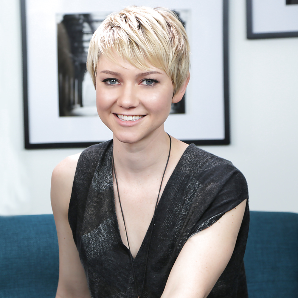 Valorie Curry #40725315