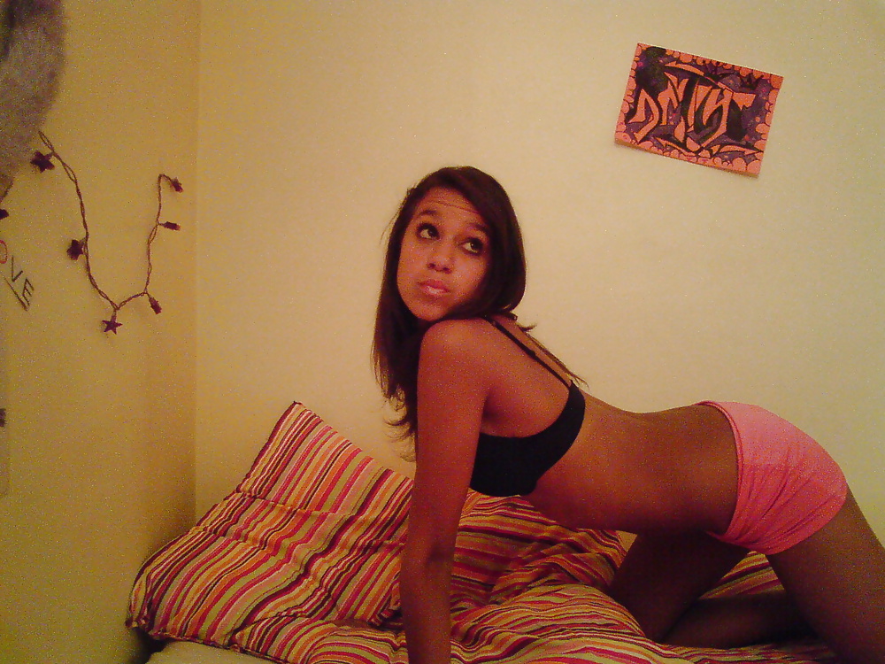 Latina teen (no desnuda)
 #33684203