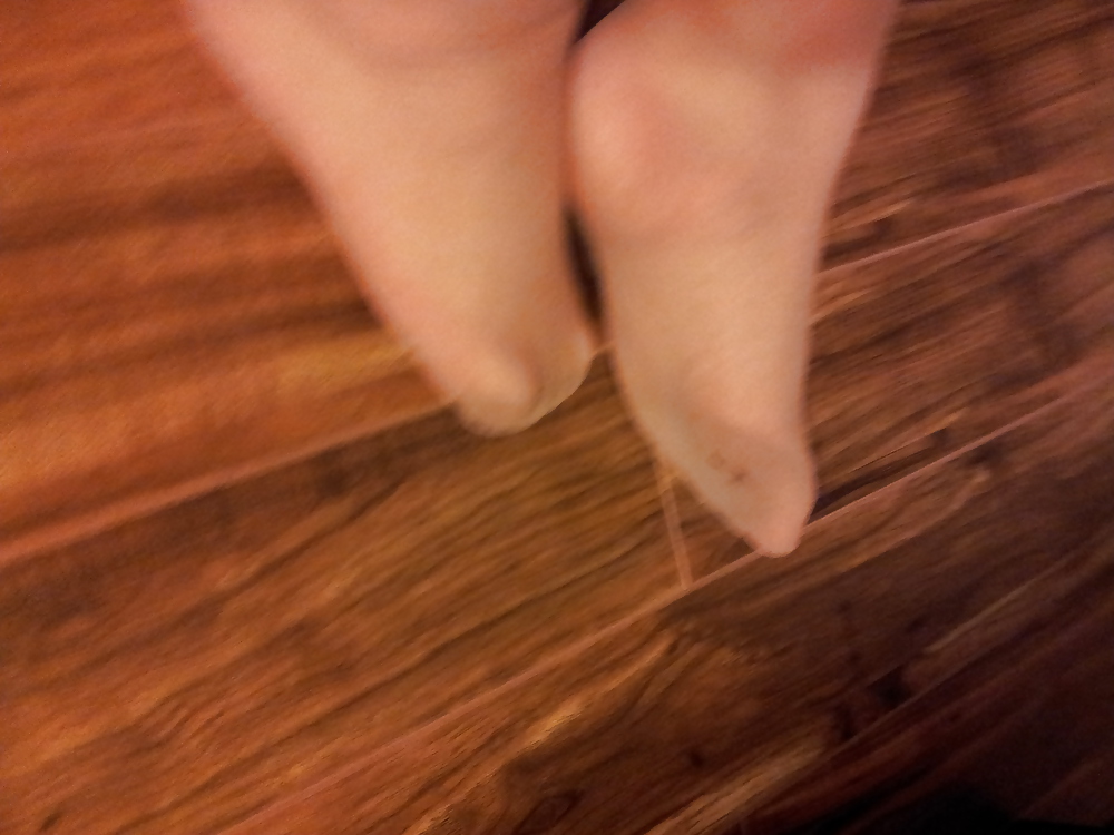 Jewellery, Nylons and Flip-Flops #24737975